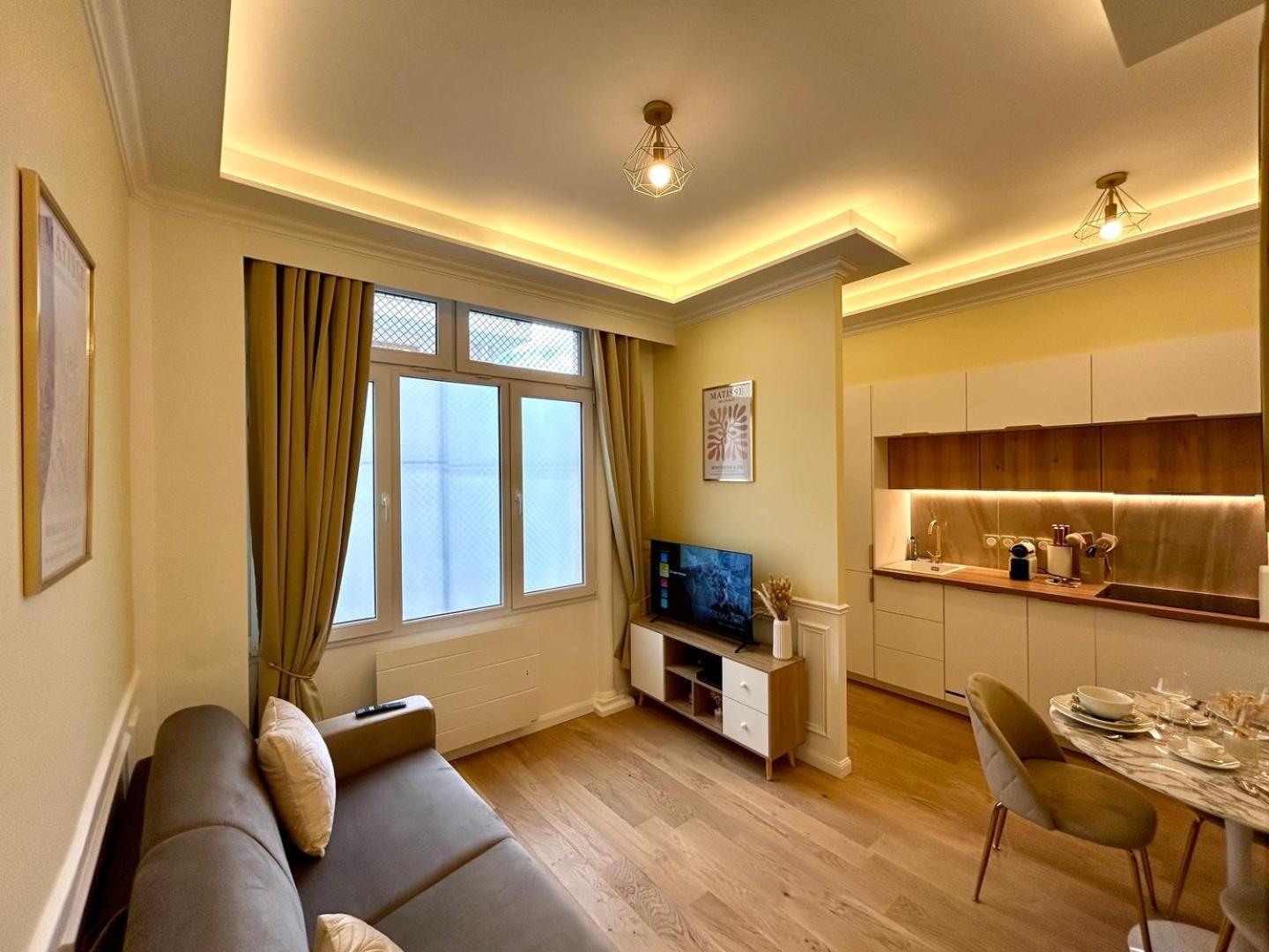 Appartamento Spacious 4* - 31 Sqm - Tour Eiffel / Parc Des Expositions - 3p Parigi